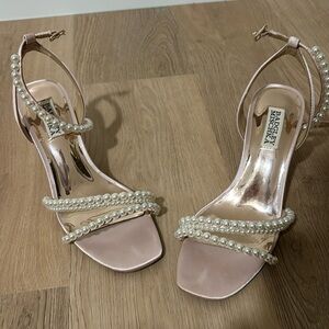 Badgley Mischka pink pearl heels